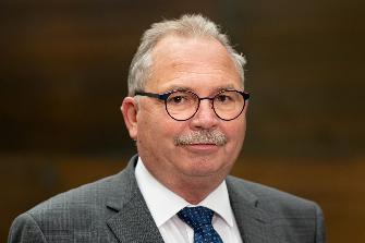 
Portret van Udo Schiefner, lid van de raad van commissarissen van Toll Collect GmbH